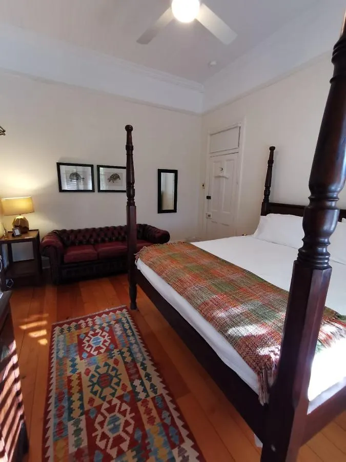 Arcadia House Otel Byron Bay Konukevi