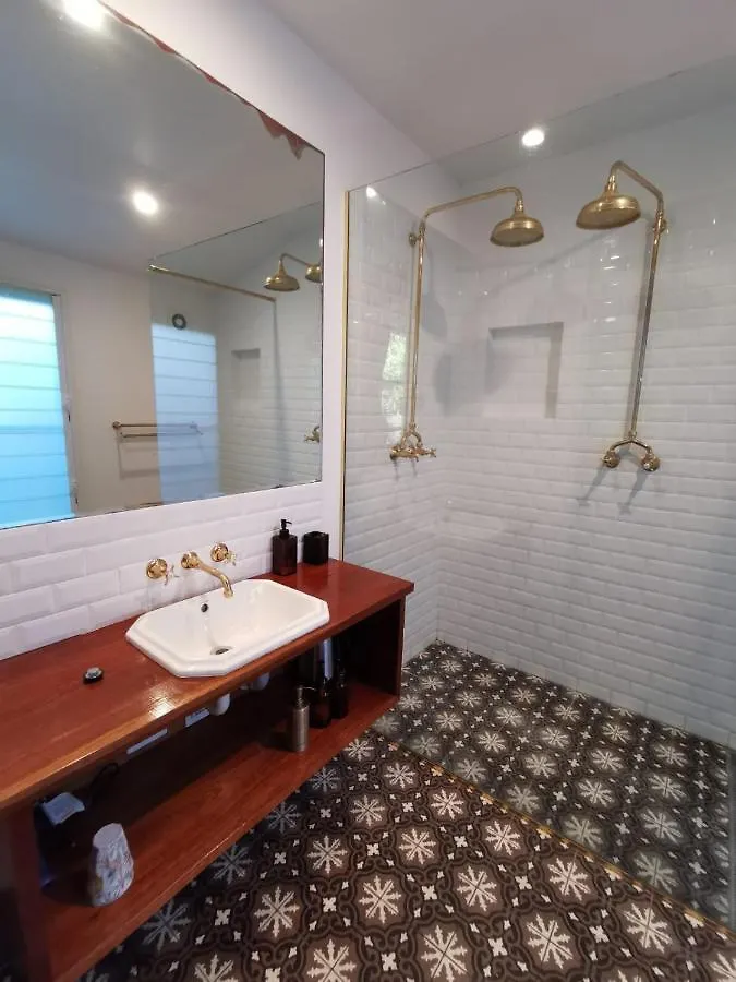 Konukevi Arcadia House Otel Byron Bay