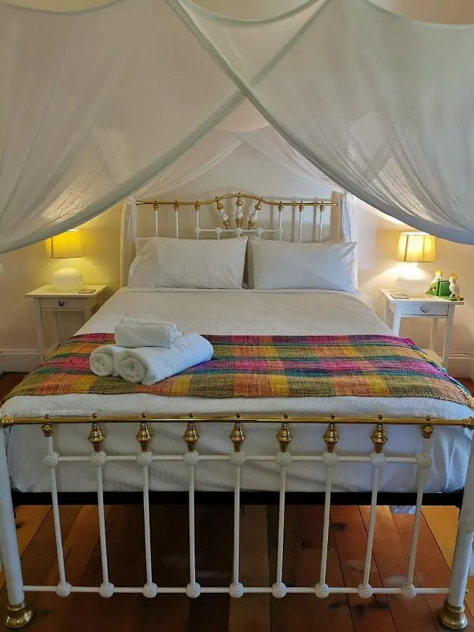 Konukevi Arcadia House Otel Byron Bay