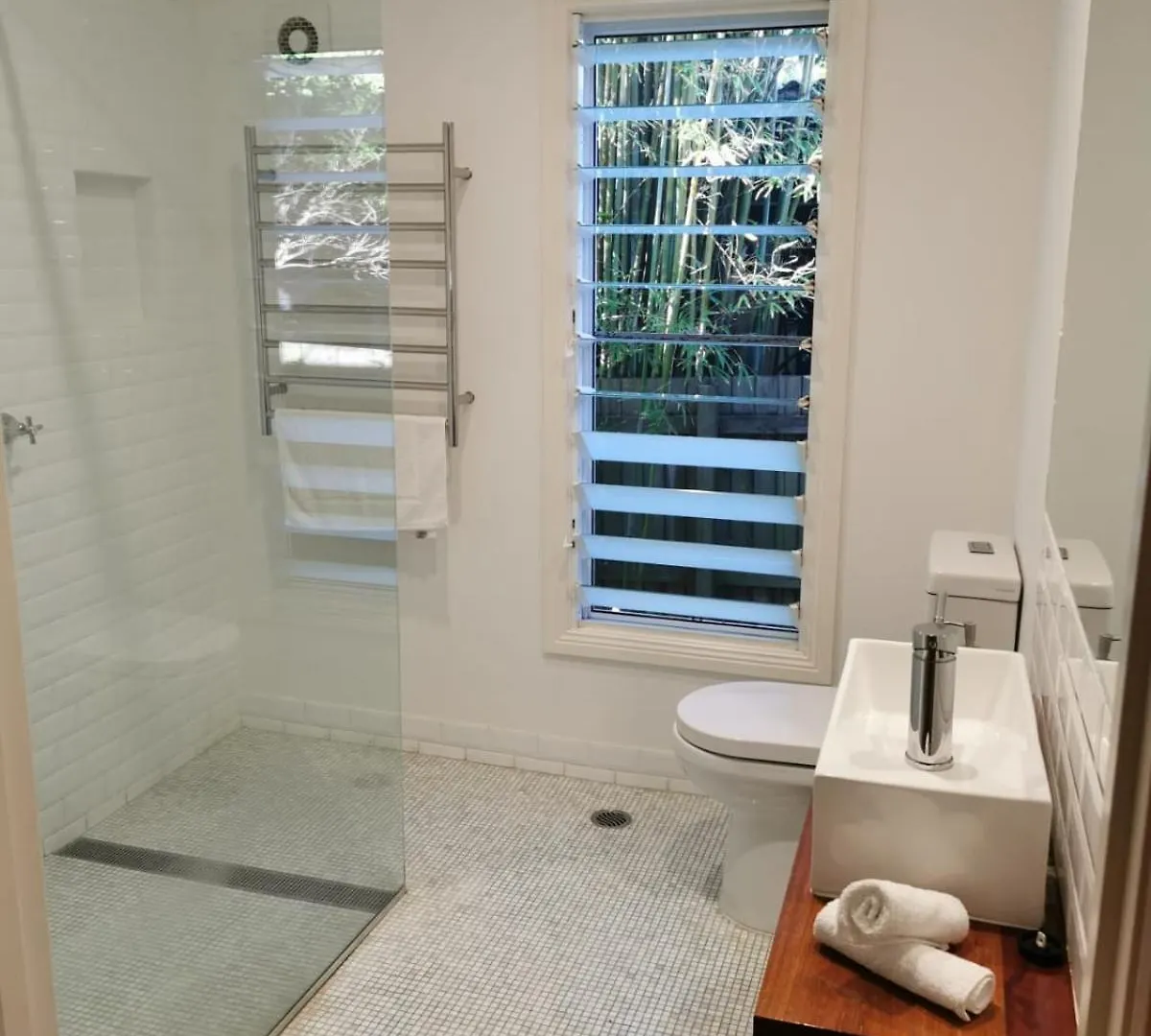 Arcadia House Otel Byron Bay Konukevi