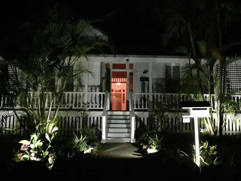 Konukevi Arcadia House Otel Byron Bay